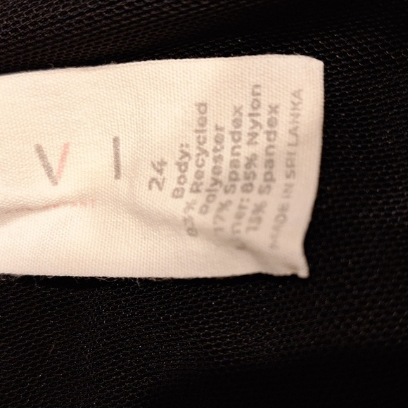 Womens Livi solid black stretch performance shorts size 24 - Picture 4 of 4